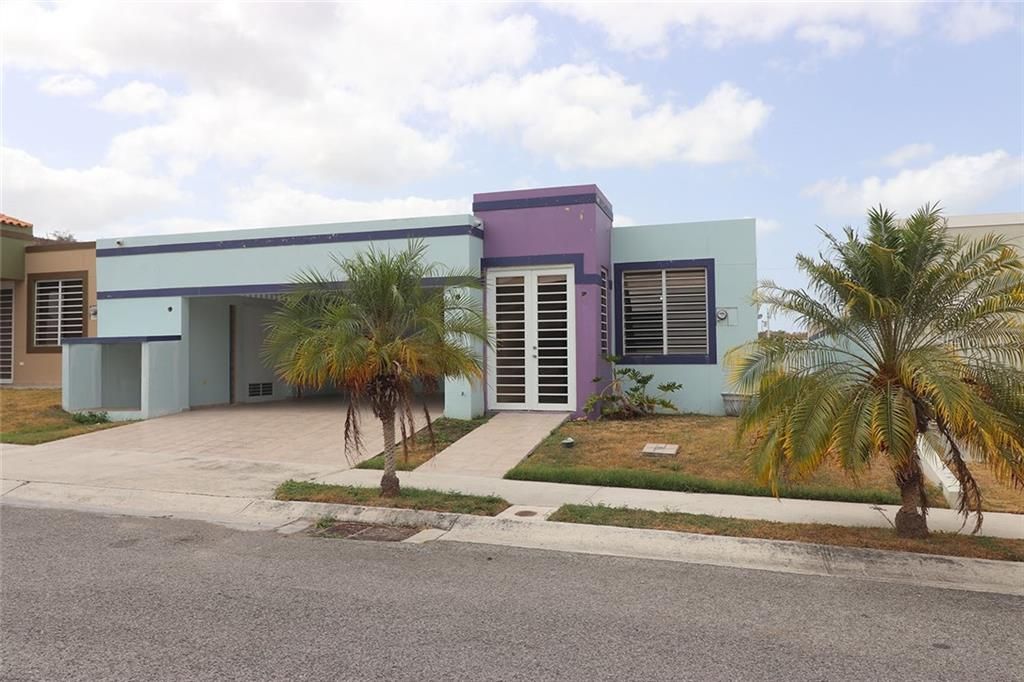 最近售出: $149,900 (3 贝兹, 2 浴室, 1215 平方英尺)