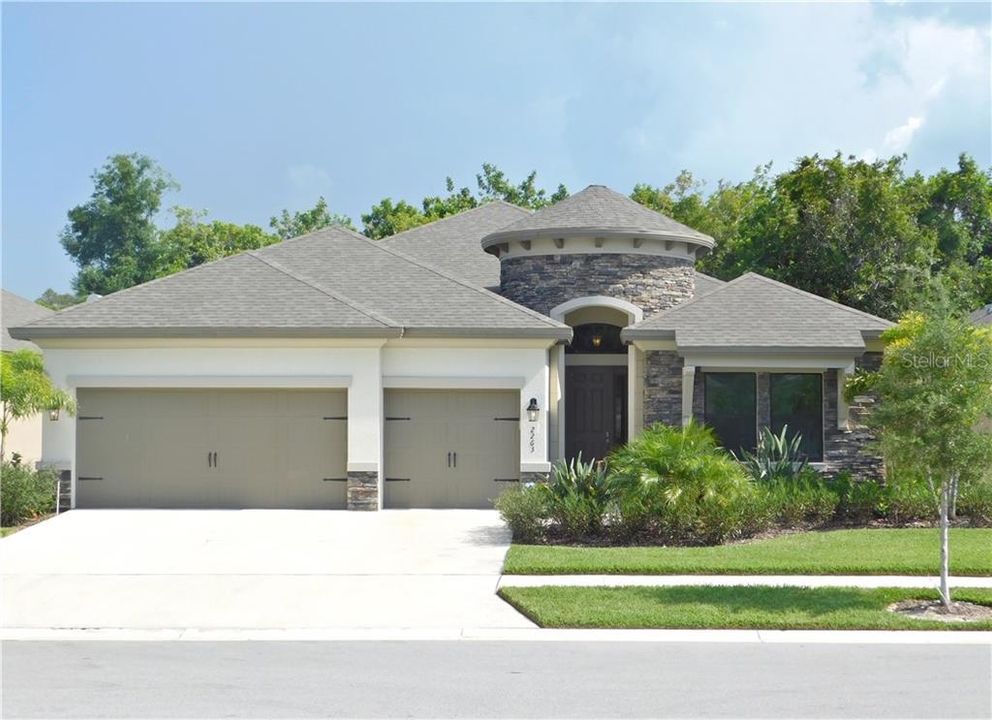 Recently Sold: $549,990 (4 beds, 3 baths, 2573 Square Feet)