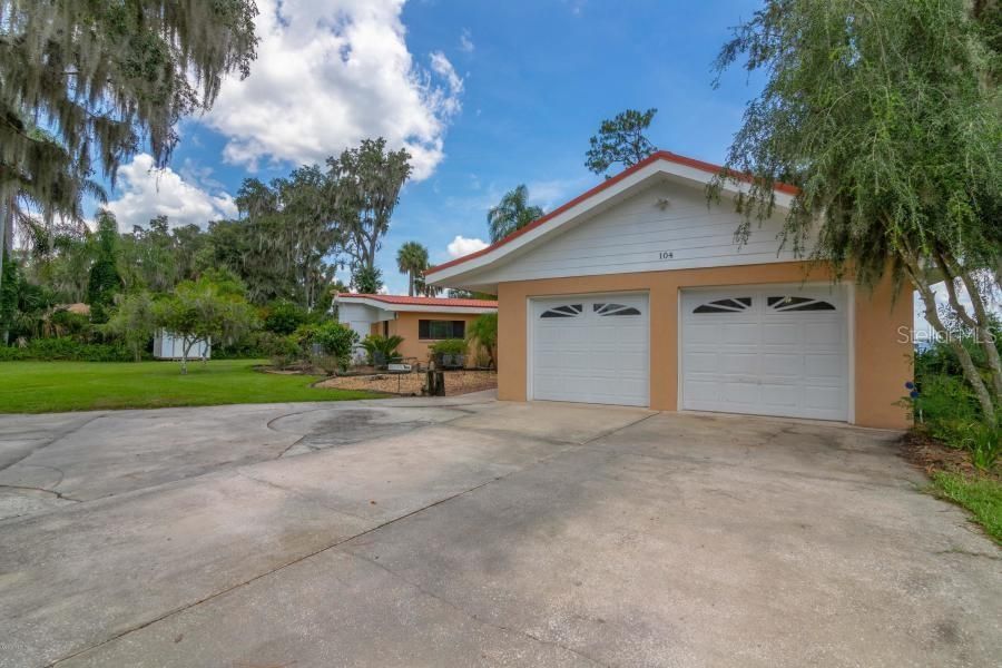 Recently Sold: $425,000 (4 beds, 3 baths, 1793 Square Feet)