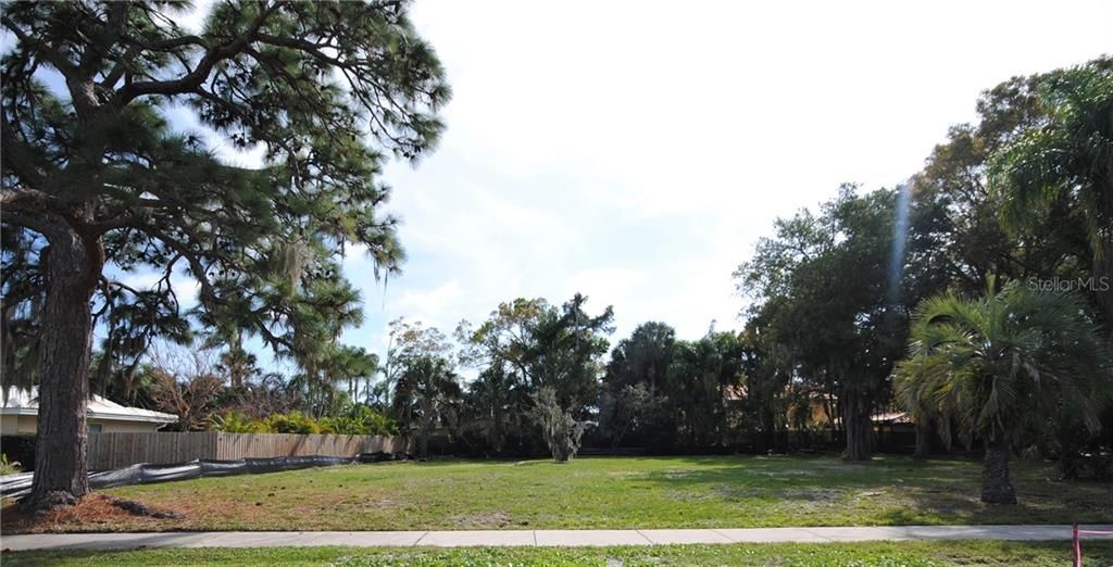 Recently Sold: $345,000 (0.37 acres)