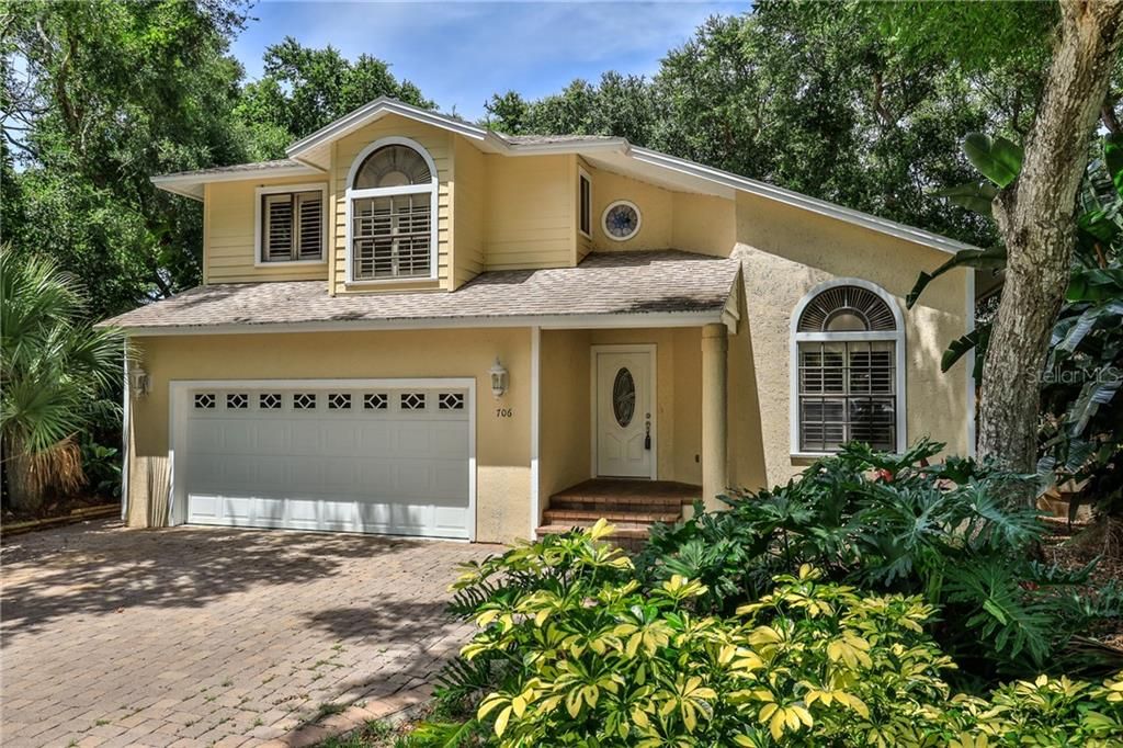 Vendido Recientemente: $449,000 (3 camas, 2 baños, 2280 Pies cuadrados)
