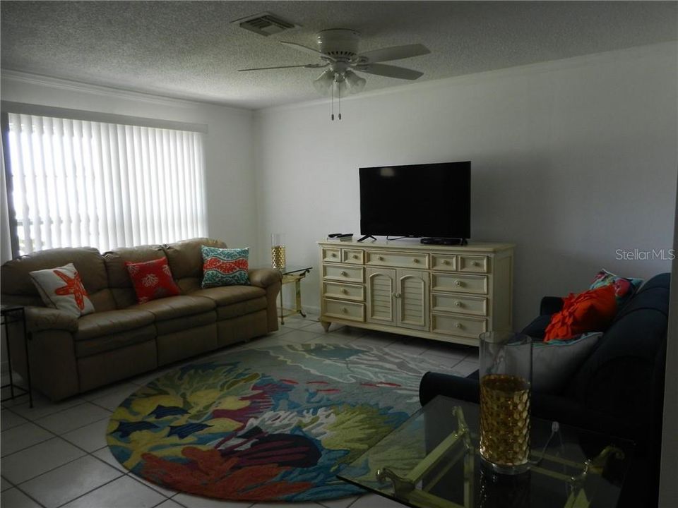 For Rent: $3,300 (3 beds, 2 baths, 1267 Square Feet)