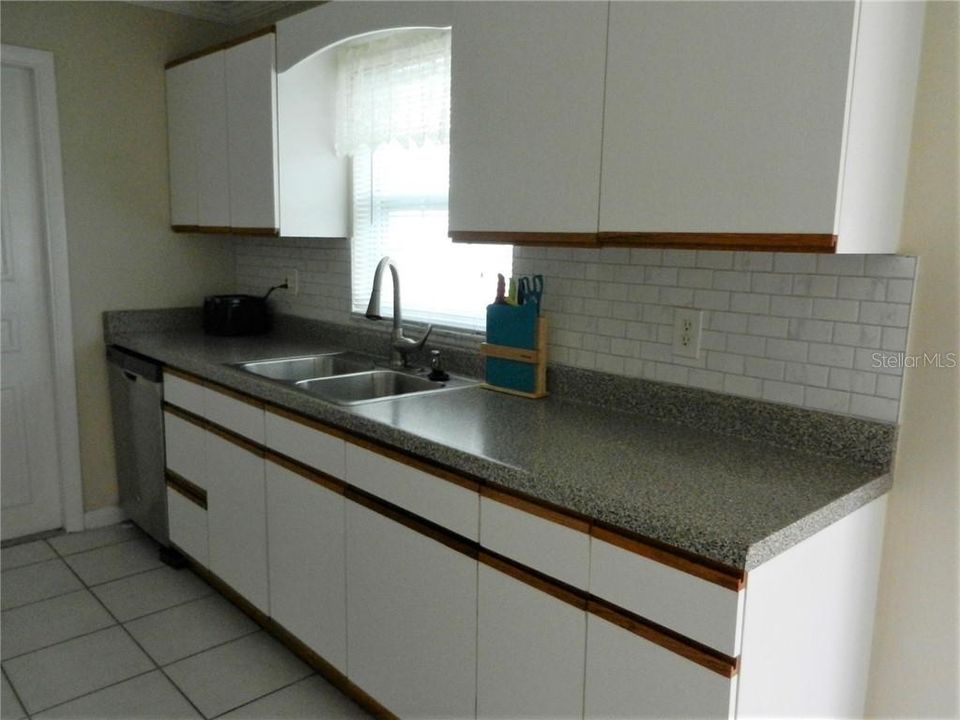 For Rent: $3,300 (3 beds, 2 baths, 1267 Square Feet)