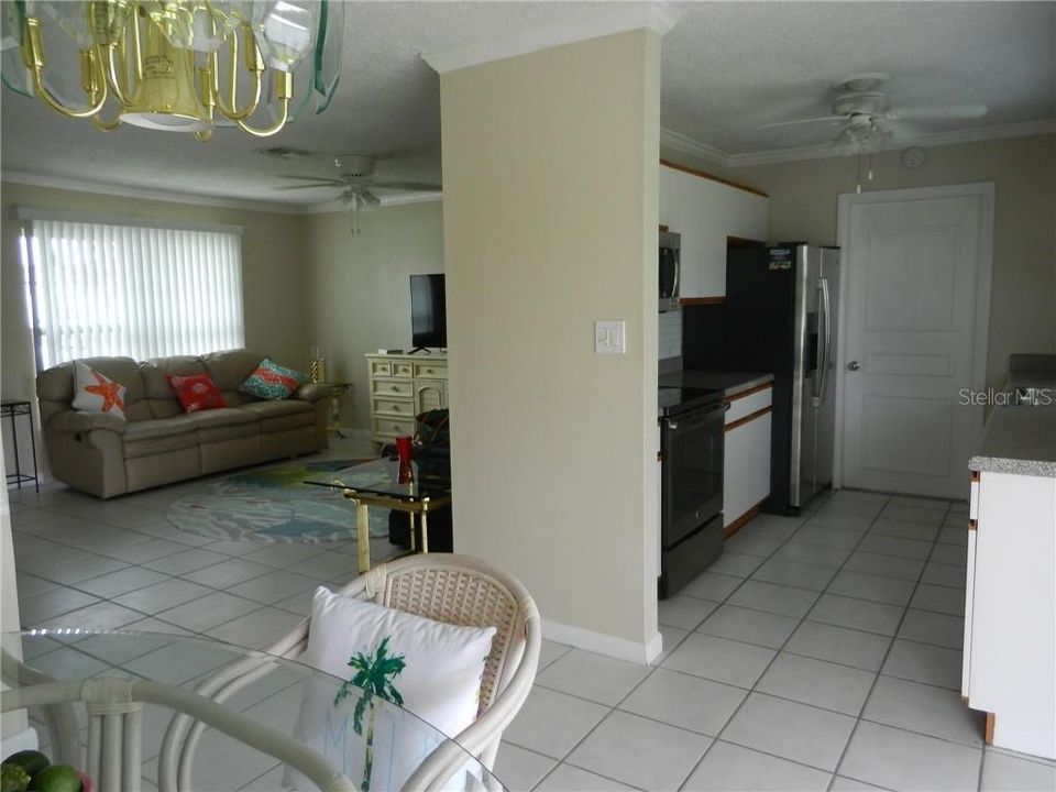 For Rent: $3,300 (3 beds, 2 baths, 1267 Square Feet)