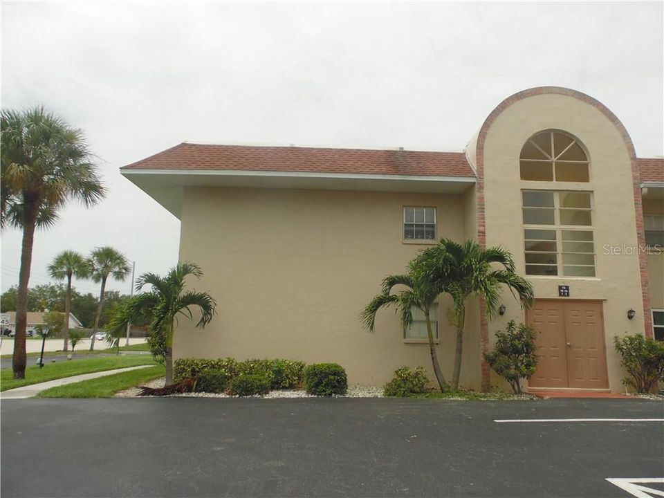 Recently Sold: $93,000 (1 beds, 1 baths, 745 Square Feet)