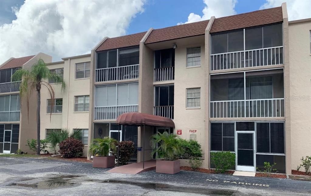 Recently Sold: $109,999 (2 beds, 2 baths, 902 Square Feet)