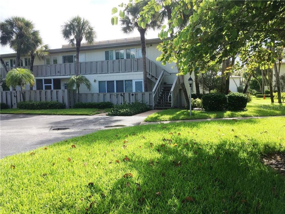 Recently Sold: $349,900 (2 beds, 2 baths, 1449 Square Feet)