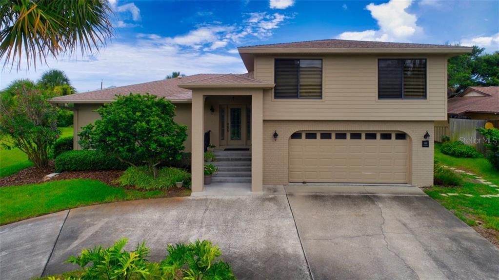 Vendido Recientemente: $650,000 (4 camas, 3 baños, 3216 Pies cuadrados)