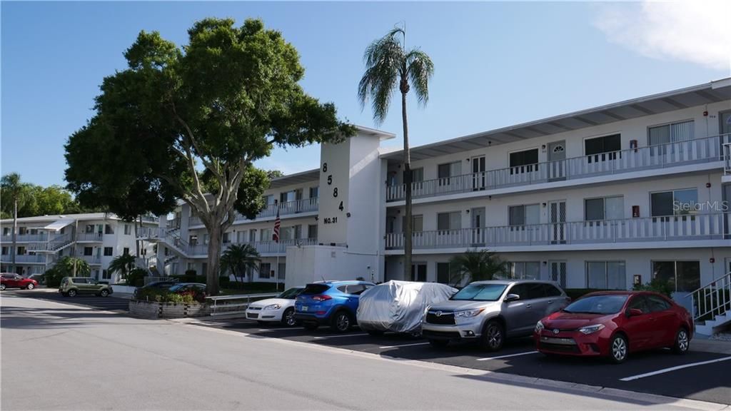 Vendido Recientemente: $48,000 (1 camas, 1 baños, 638 Pies cuadrados)