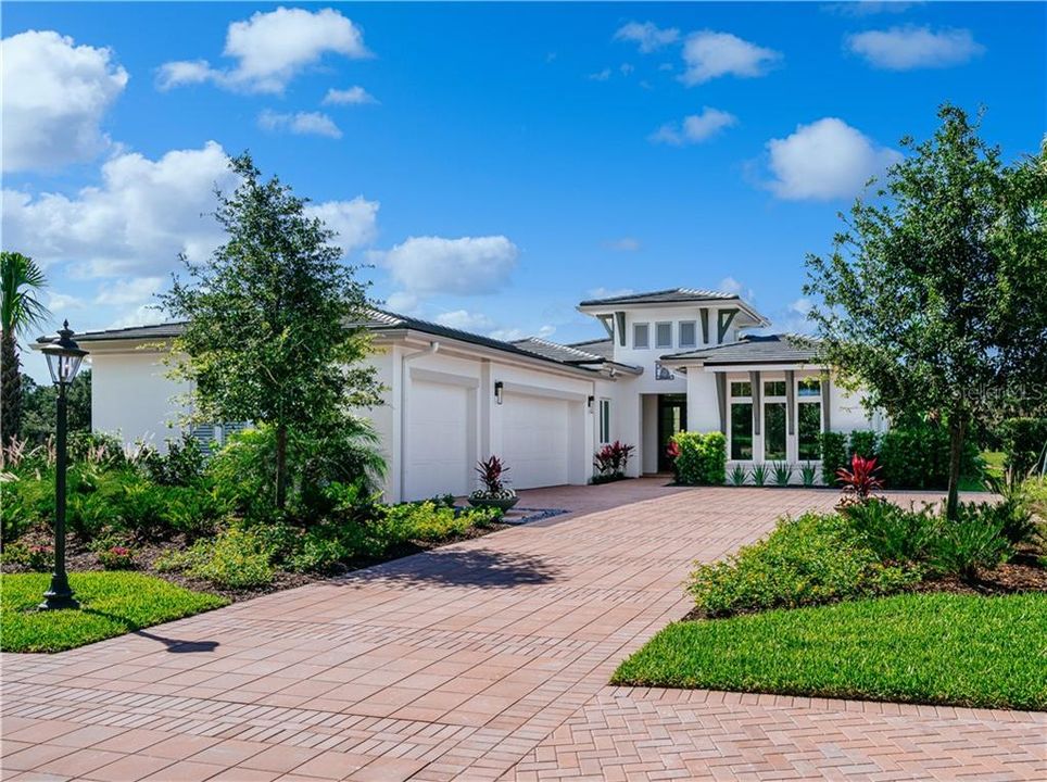 Vendido Recientemente: $1,697,745 (3 camas, 3 baños, 3092 Pies cuadrados)