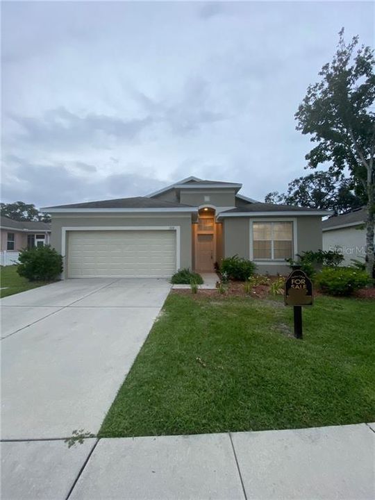 Vendido Recientemente: $209,900 (3 camas, 2 baños, 2080 Pies cuadrados)