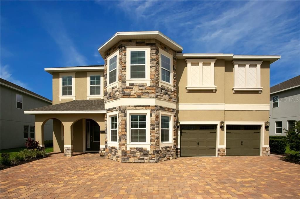 Vendido Recientemente: $765,000 (11 camas, 10 baños, 5496 Pies cuadrados)