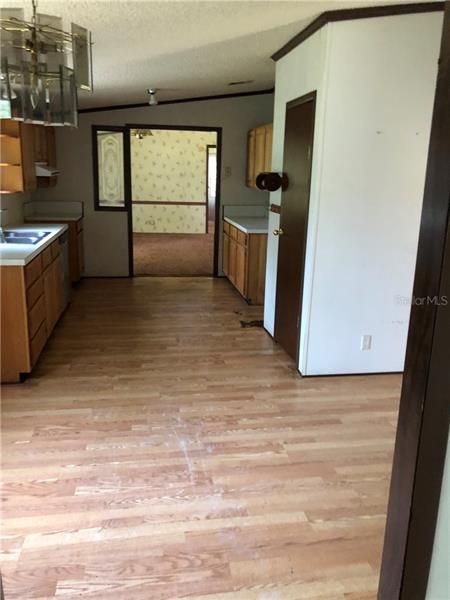Recently Sold: $67,500 (3 beds, 2 baths, 1560 Square Feet)