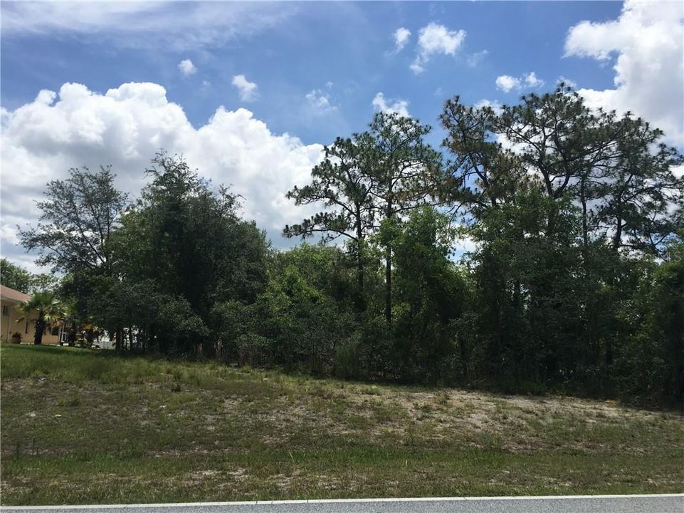 最近售出: $14,900 (0.42 acres)