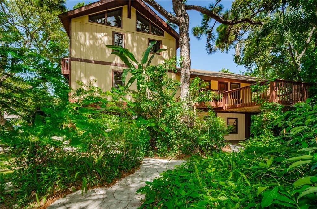 Recently Sold: $409,000 (3 beds, 2 baths, 1820 Square Feet)