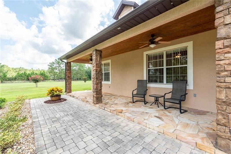 Recently Sold: $750,000 (4 beds, 2 baths, 2841 Square Feet)