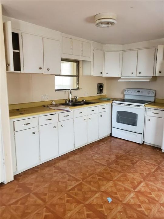 Vendido Recientemente: $55,000 (2 camas, 1 baños, 984 Pies cuadrados)