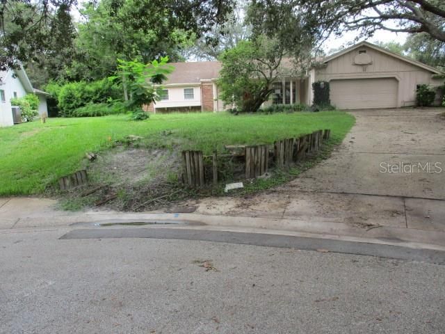 Vendido Recientemente: $370,000 (4 camas, 3 baños, 2531 Pies cuadrados)