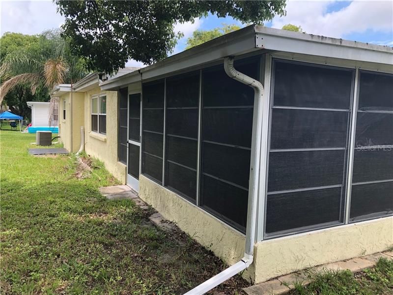 Recently Sold: $90,000 (3 beds, 2 baths, 1496 Square Feet)