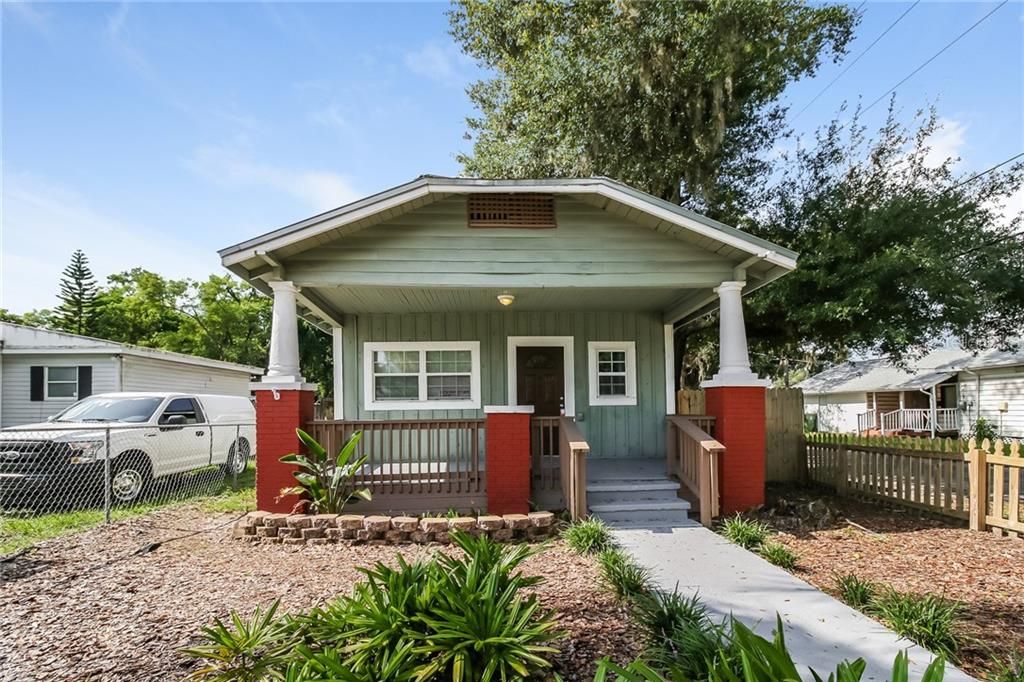 Recently Rented: $1,450 (2 beds, 1 baths, 900 Square Feet)