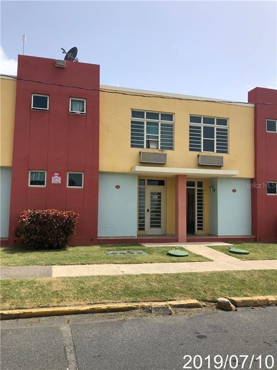 Vendido Recientemente: $56,000 (3 camas, 3 baños, 1058 Pies cuadrados)