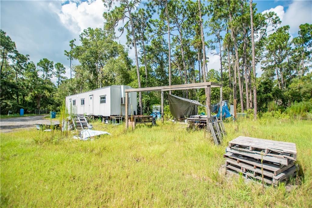 Vendido Recientemente: $299,900 (4 camas, 2 baños, 1976 Pies cuadrados)