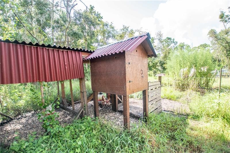 Недавно продано: $299,900 (4 спален, 2 ванн, 1976 Квадратных фут)