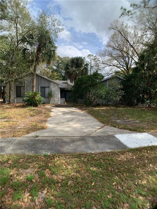 Recently Rented: $2,100 (4 beds, 2 baths, 2161 Square Feet)