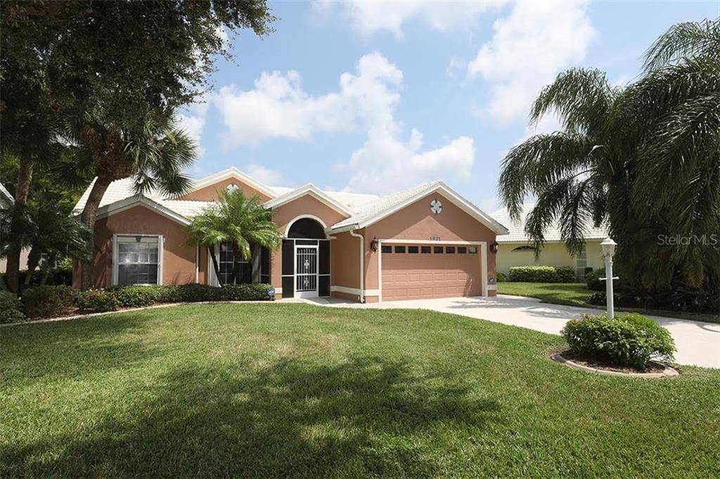 Recently Sold: $295,000 (3 beds, 2 baths, 1935 Square Feet)