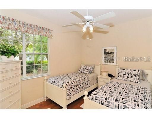 For Rent: $5,250 (3 beds, 2 baths, 1721 Square Feet)