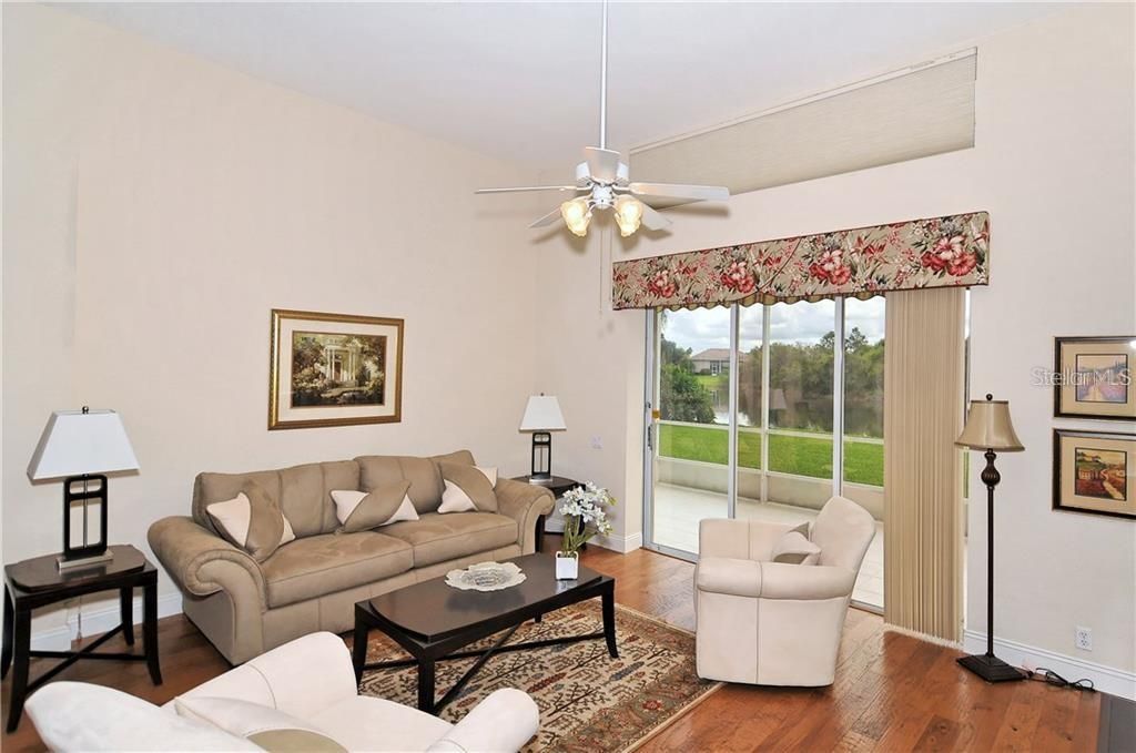 For Rent: $5,250 (3 beds, 2 baths, 1721 Square Feet)