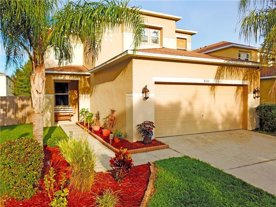 Vendido Recientemente: $242,000 (4 camas, 2 baños, 2271 Pies cuadrados)