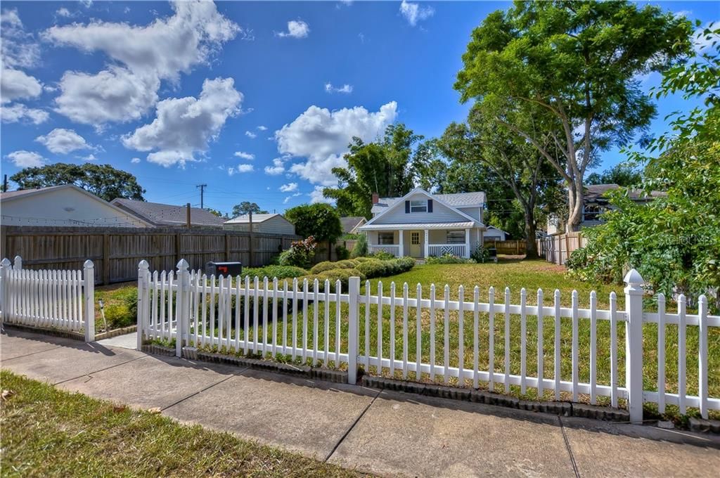 Recently Rented: $2,500 (2 beds, 2 baths, 1450 Square Feet)