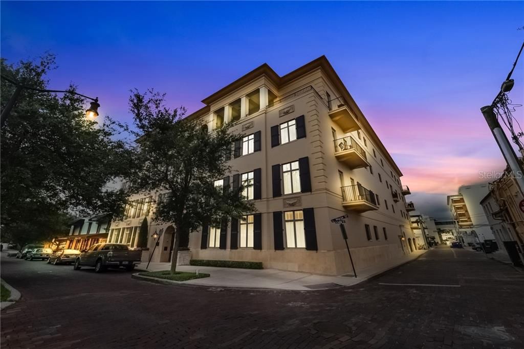 Recently Sold: $1,099,000 (2 beds, 2 baths, 1758 Square Feet)
