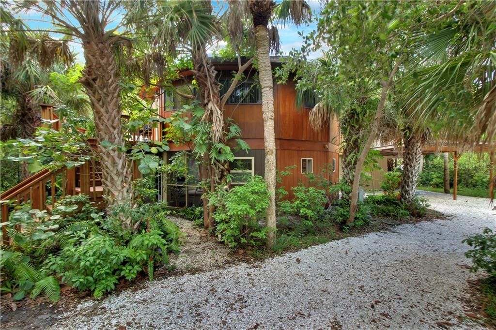 For Rent: $5,500 (2 beds, 2 baths, 1206 Square Feet)