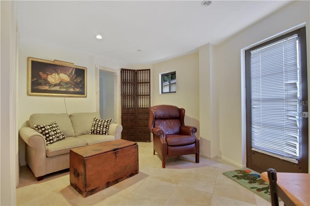 For Rent: $5,500 (2 beds, 2 baths, 1206 Square Feet)