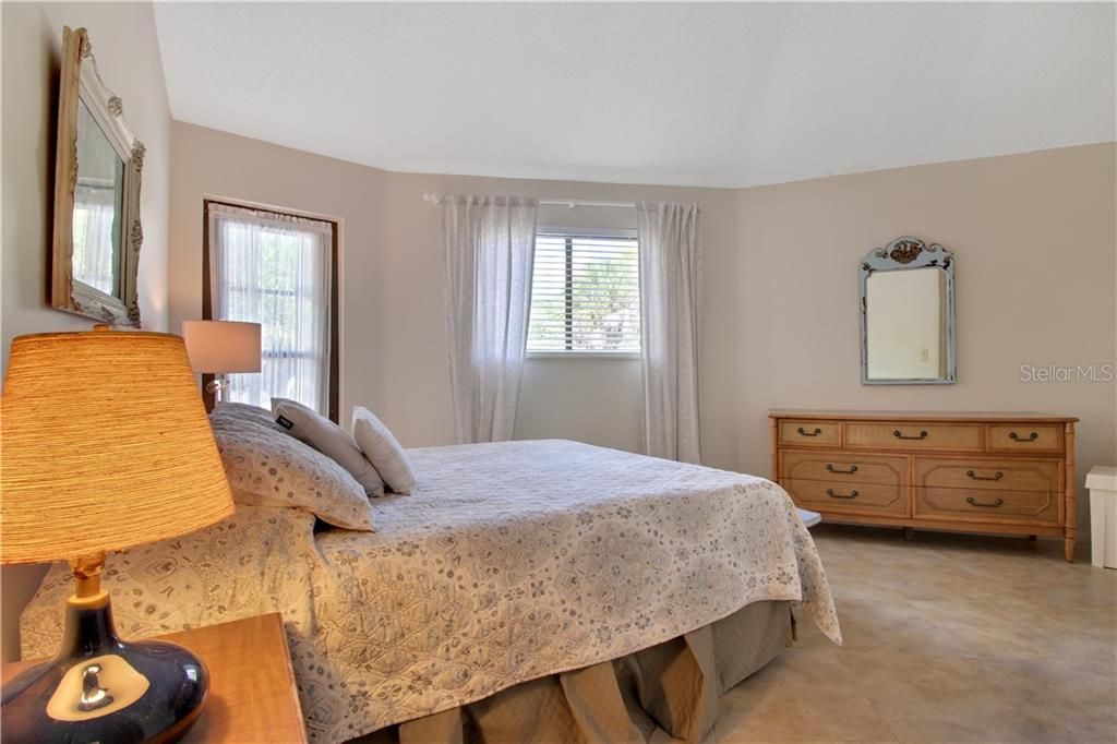 For Rent: $5,500 (2 beds, 2 baths, 1206 Square Feet)