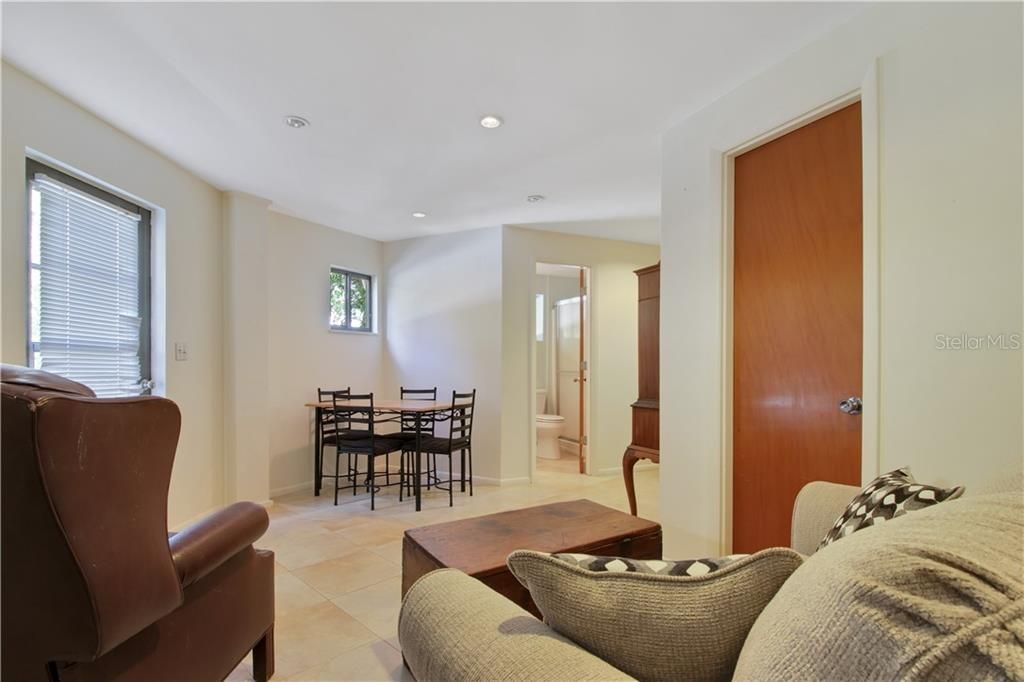 For Rent: $5,500 (2 beds, 2 baths, 1206 Square Feet)