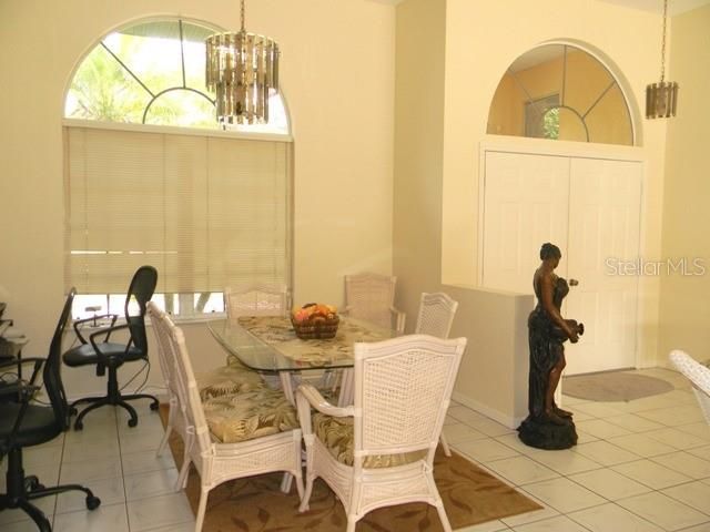 For Rent: $3,500 (3 beds, 3 baths, 2065 Square Feet)