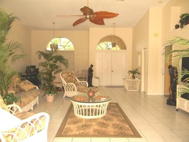 For Rent: $3,500 (3 beds, 3 baths, 2065 Square Feet)