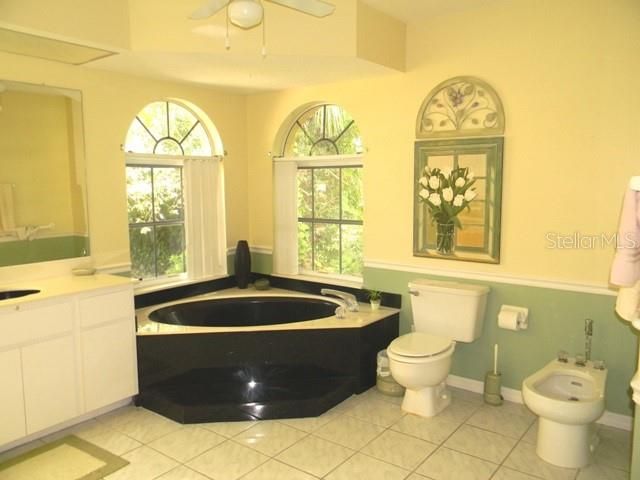 For Rent: $3,500 (3 beds, 3 baths, 2065 Square Feet)