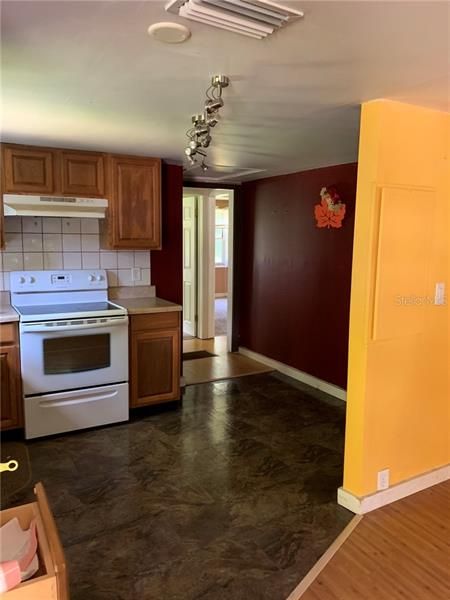 Recently Sold: $77,000 (2 beds, 1 baths, 1126 Square Feet)