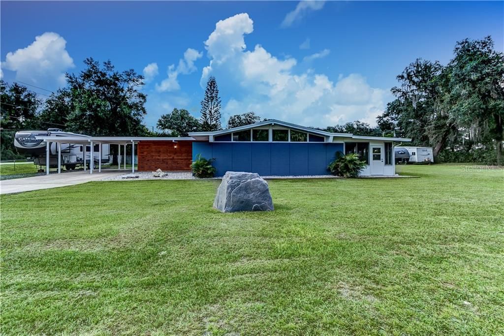 Недавно продано: $239,999 (3 спален, 2 ванн, 1975 Квадратных фут)