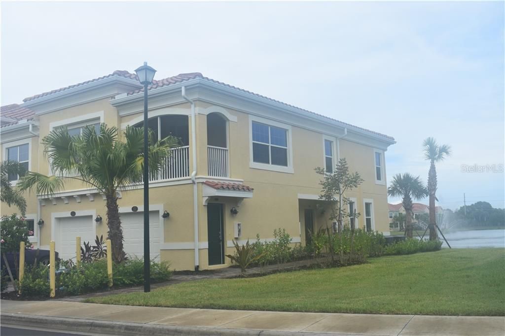 Recently Rented: $2,200 (2 beds, 2 baths, 1250 Square Feet)