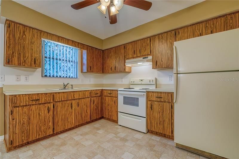 Recently Sold: $99,800 (2 beds, 1 baths, 1027 Square Feet)