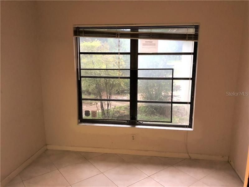 Vendido Recientemente: $313,900 (4 camas, 2 baños, 2089 Pies cuadrados)