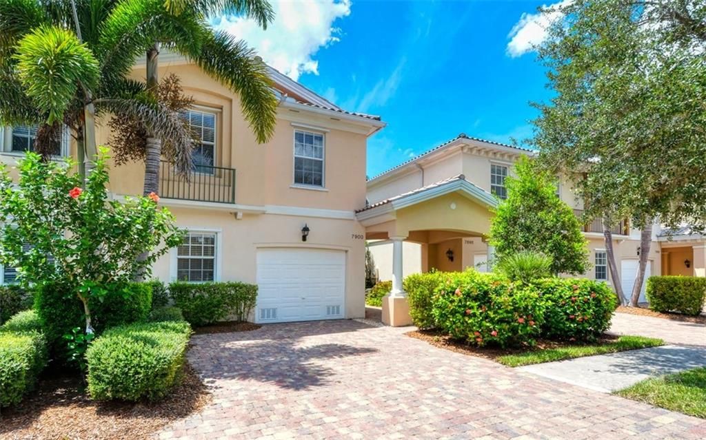 Recently Sold: $293,000 (3 beds, 2 baths, 1672 Square Feet)