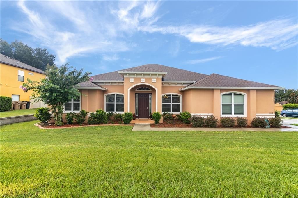 GORGEOUS HOME ON QUIET STREET