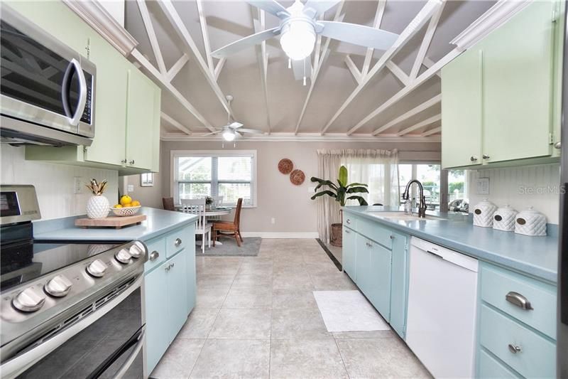 Recently Sold: $630,000 (3 beds, 2 baths, 1892 Square Feet)