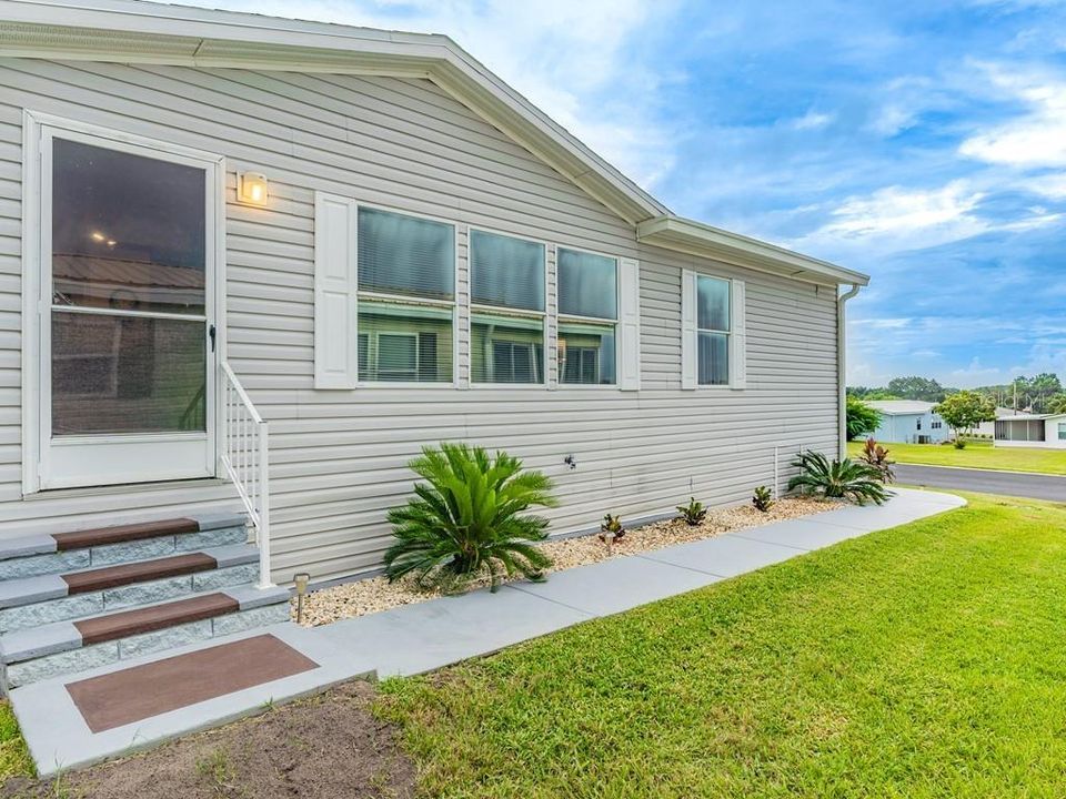 Recently Sold: $189,000 (3 beds, 2 baths, 1800 Square Feet)